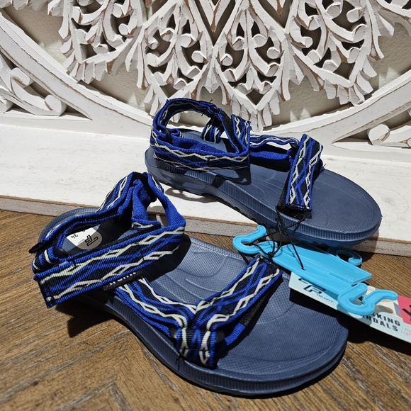 NEW Trufit Blue White BlackPatterned Sandals Boys Size 3 - Picture 1 of 3